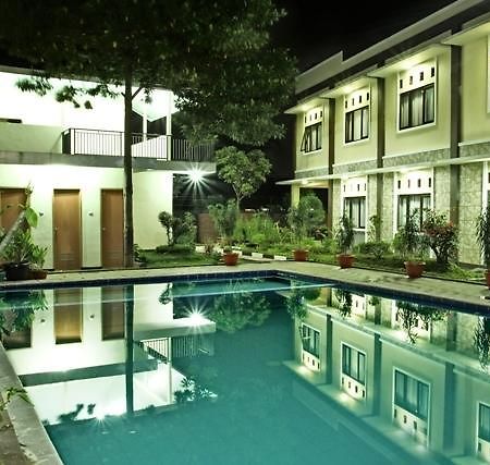 Gumilang Hotel Bogor Buitenkant foto