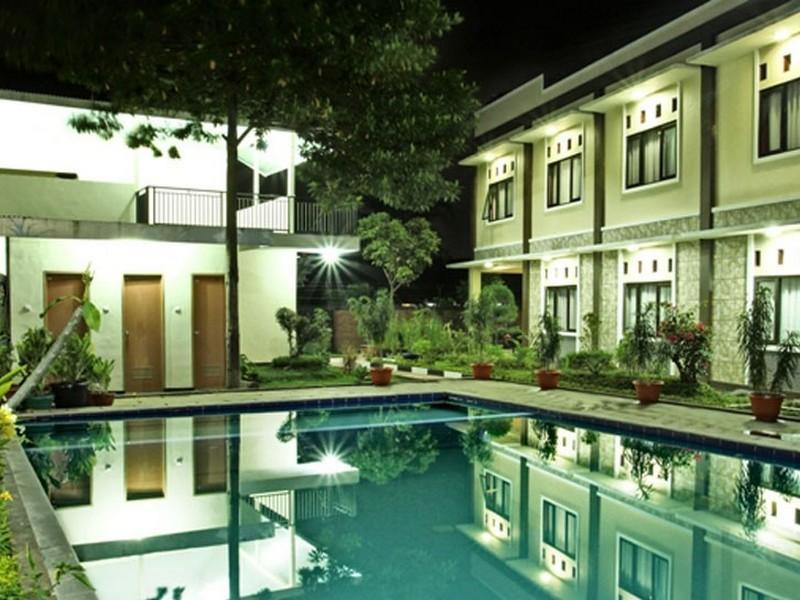 Gumilang Hotel Bogor Buitenkant foto