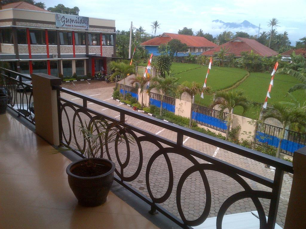 Gumilang Hotel Bogor Buitenkant foto