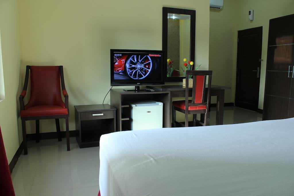 Gumilang Hotel Bogor Buitenkant foto
